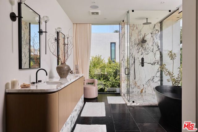 740 Warner Avenue, Los Angeles, CA 90024