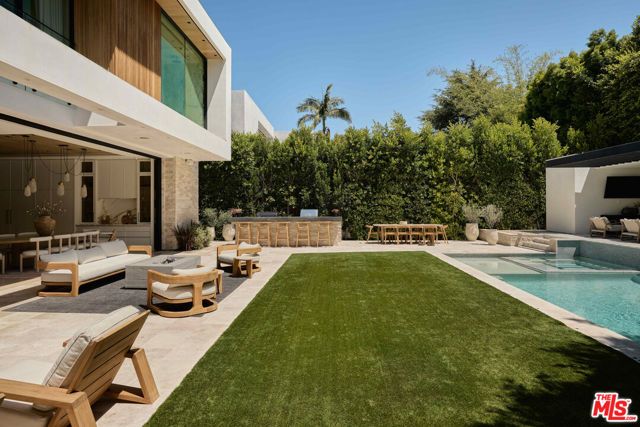 740 Warner Avenue, Los Angeles, CA 90024