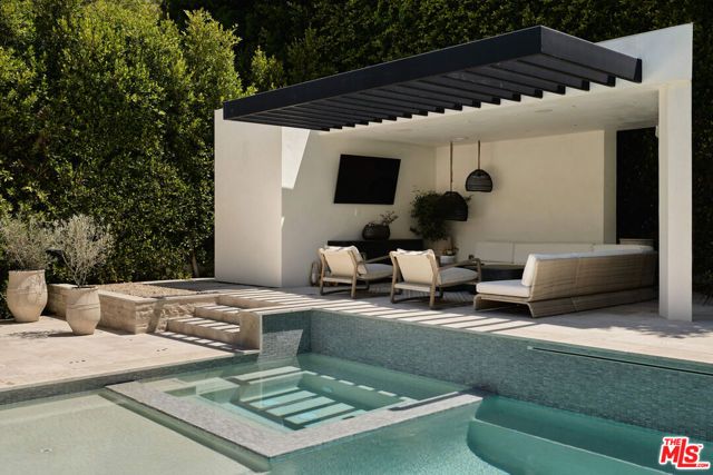 740 Warner Avenue, Los Angeles, CA 90024