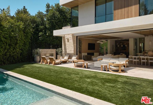 740 Warner Avenue, Los Angeles, CA 90024
