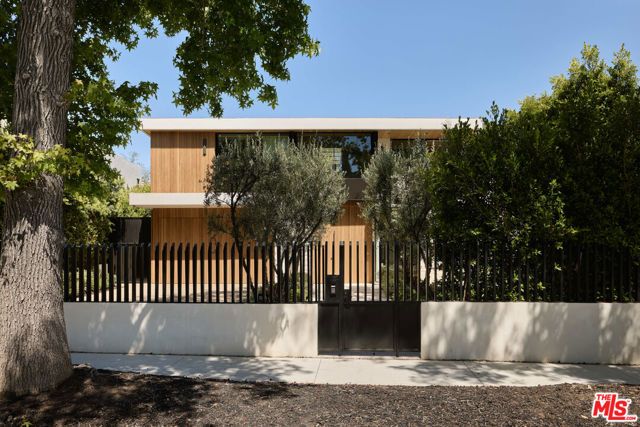 740 Warner Avenue, Los Angeles, CA 90024