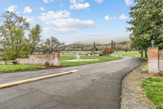 8401 Old Stage Rd Road 25, Medford, OR 97504