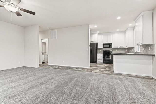 8401 Old Stage Rd Road 25, Medford, OR 97504