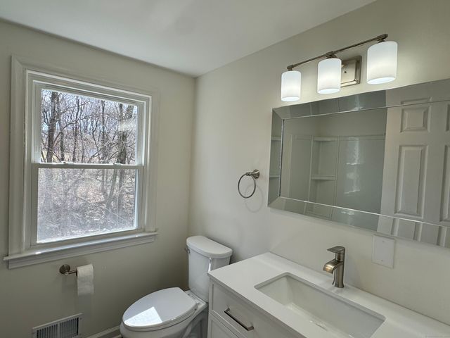 197 Brook Street, Hamden, CT 06514