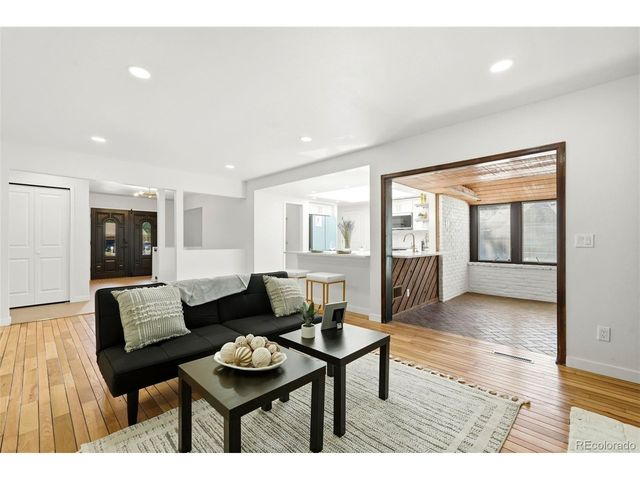 2713 S Paris Pl, Aurora, CO 80014