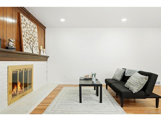 2713 S Paris Pl, Aurora, CO 80014