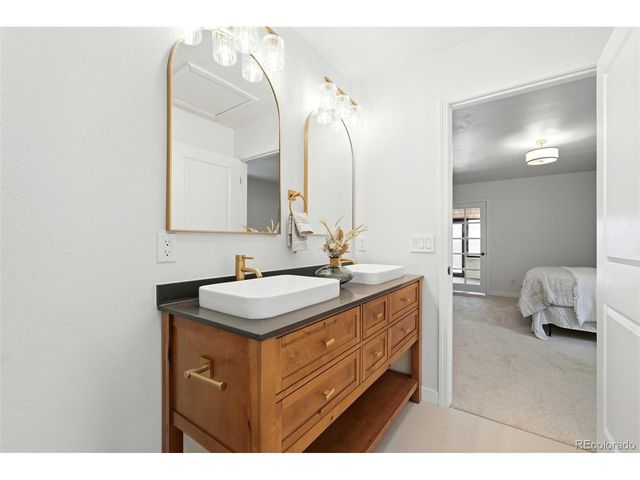 2713 S Paris Pl, Aurora, CO 80014