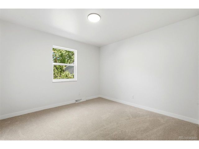 2713 S Paris Pl, Aurora, CO 80014