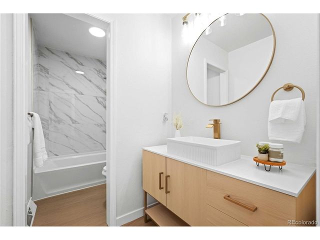 2713 S Paris Pl, Aurora, CO 80014
