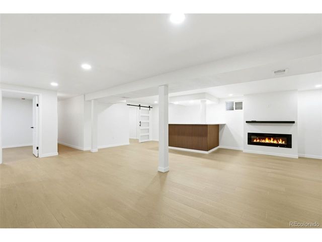 2713 S Paris Pl, Aurora, CO 80014