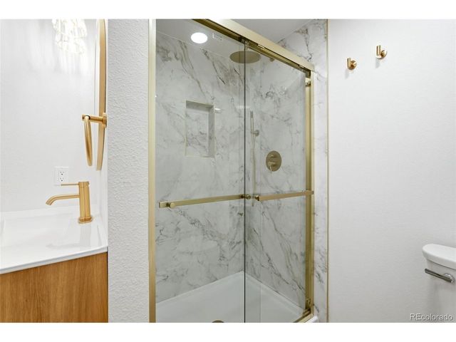 2713 S Paris Pl, Aurora, CO 80014