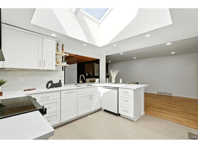 2713 S Paris Pl, Aurora, CO 80014