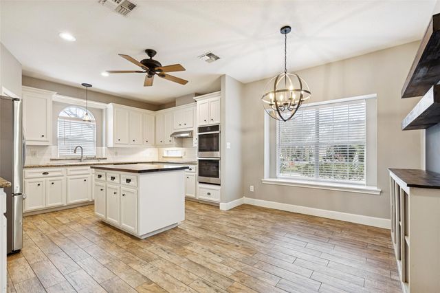 3418 Brookhaven Drive, Montgomery, TX 77356