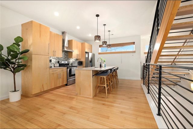 662 S Church Street, Fayetteville, AR 72701