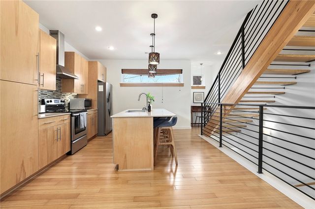 662 S Church Street, Fayetteville, AR 72701