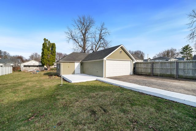1208 Whitney Boulevard, Belvidere, IL 61008