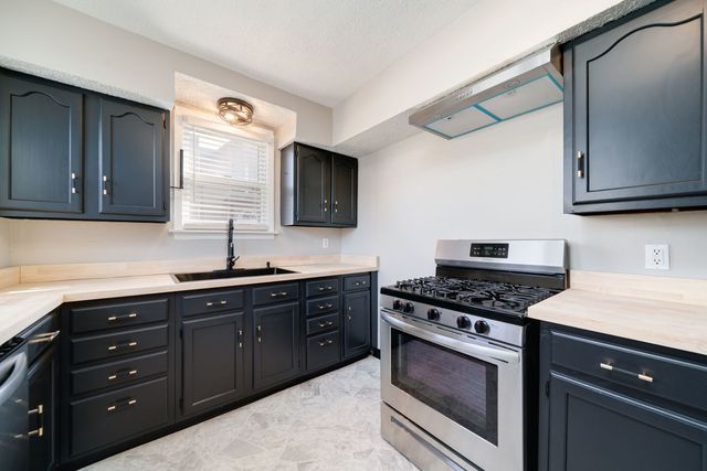 1208 Whitney Boulevard, Belvidere, IL 61008