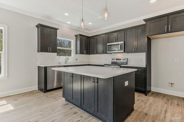 1301 Dr Martin Luther King Jr Dr, Pensacola, FL 32503