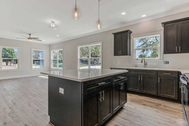 1301 Dr Martin Luther King Jr Dr, Pensacola, FL 32503