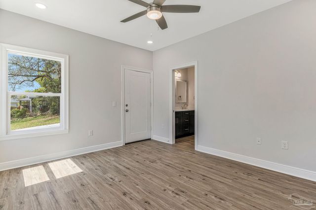 1301 Dr Martin Luther King Jr Dr, Pensacola, FL 32503