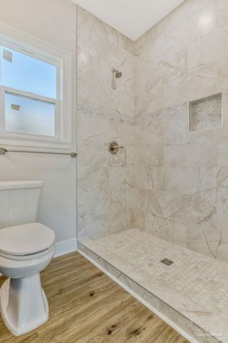 1301 Dr Martin Luther King Jr Dr, Pensacola, FL 32503