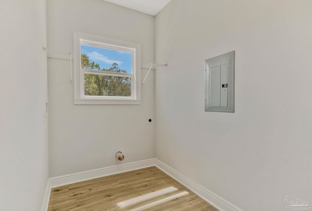 1301 Dr Martin Luther King Jr Dr, Pensacola, FL 32503