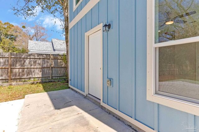 1301 Dr Martin Luther King Jr Dr, Pensacola, FL 32503