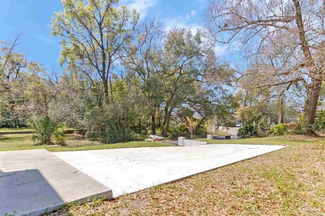 1301 Dr Martin Luther King Jr Dr, Pensacola, FL 32503