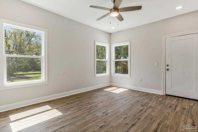 1301 Dr Martin Luther King Jr Dr, Pensacola, FL 32503