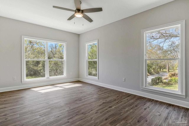 1301 Dr Martin Luther King Jr Dr, Pensacola, FL 32503