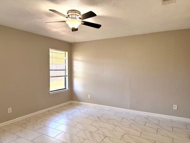 3812 Lynbrook Lane, Arlington, TX 76015