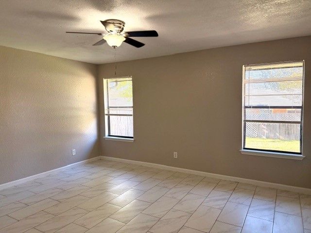 3812 Lynbrook Lane, Arlington, TX 76015