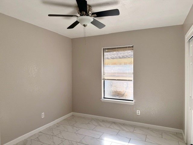 3812 Lynbrook Lane, Arlington, TX 76015