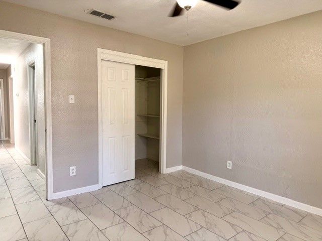 3812 Lynbrook Lane, Arlington, TX 76015