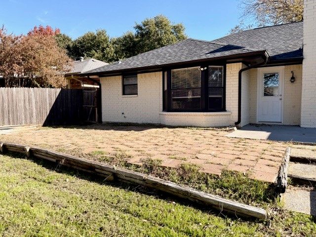 3812 Lynbrook Lane, Arlington, TX 76015