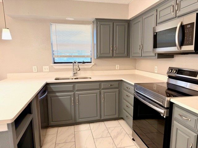 3812 Lynbrook Lane, Arlington, TX 76015