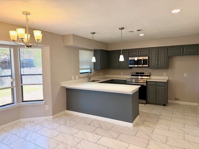 3812 Lynbrook Lane, Arlington, TX 76015