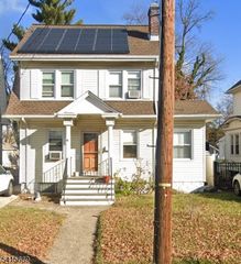 40 Raymond Ter, Elizabeth City, NJ 07208