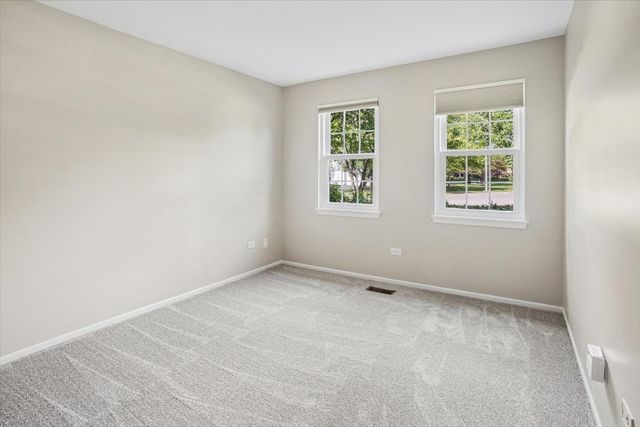 33 Ashburn Court B, Schaumburg, IL 60193