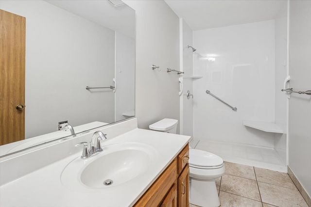 33 Ashburn Court B, Schaumburg, IL 60193