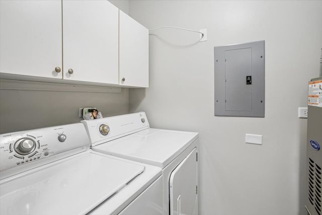 33 Ashburn Court B, Schaumburg, IL 60193