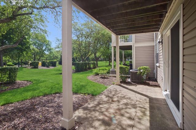 33 Ashburn Court B, Schaumburg, IL 60193