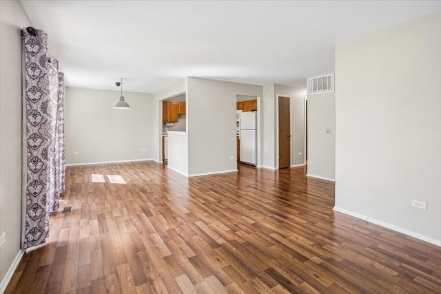 33 Ashburn Court B, Schaumburg, IL 60193