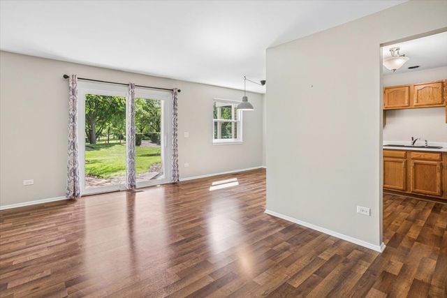 33 Ashburn Court B, Schaumburg, IL 60193