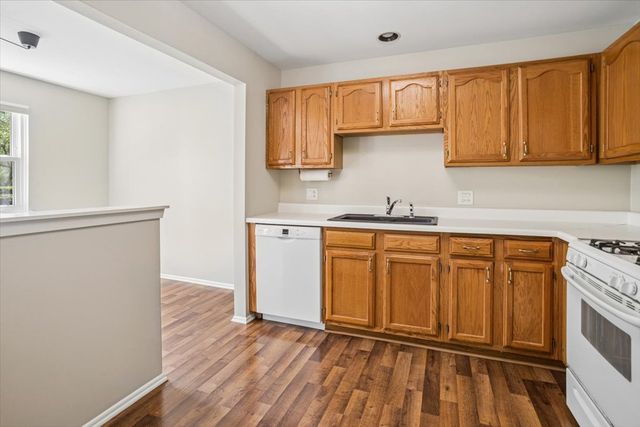 33 Ashburn Court B, Schaumburg, IL 60193