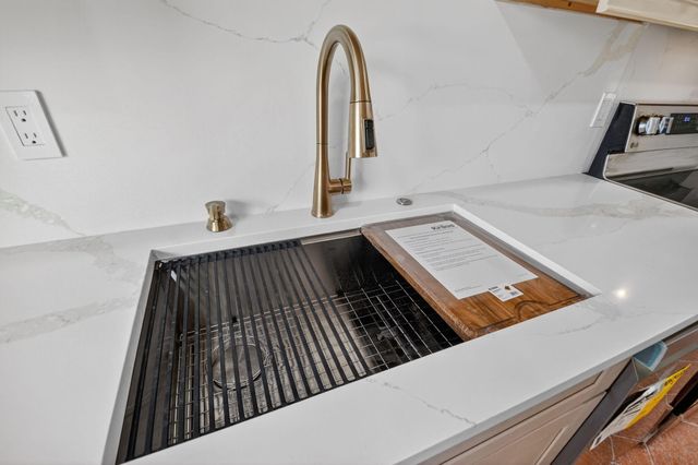 371 W 34th Street, Riviera Beach, FL 33404