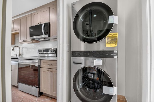 371 W 34th Street, Riviera Beach, FL 33404