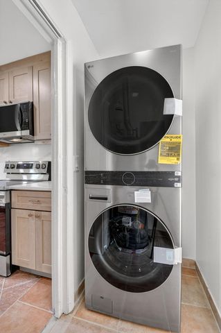 371 W 34th Street, Riviera Beach, FL 33404