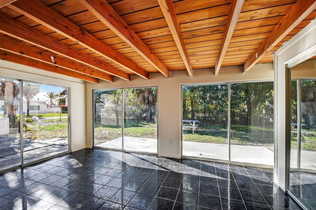 371 W 34th Street, Riviera Beach, FL 33404