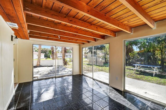 371 W 34th Street, Riviera Beach, FL 33404